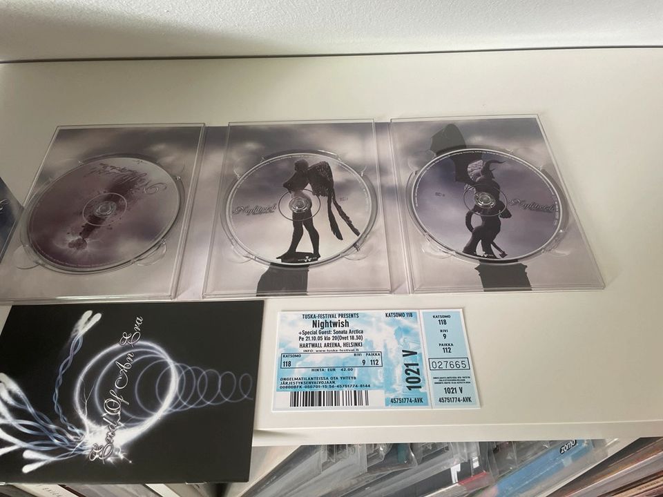 Nightwish - End of an Era Box mit Figuren in München