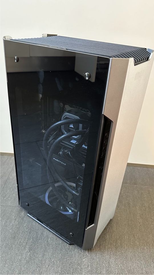 ITX Gaming PC i7 8700k GTX1070 32GB RAM Liquid Cooled Top Zustand in Grenzach-Wyhlen