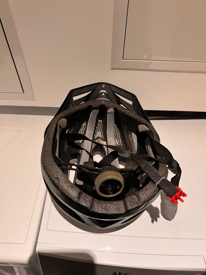 Fahrradhelm ABUS in Moers