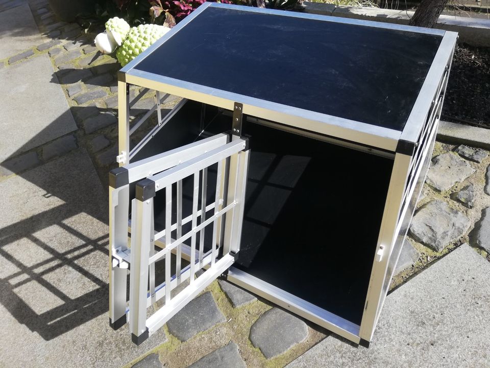 Hundetransportbox Breite 81, Tiefe 68, Höhe 50 cm in Essen