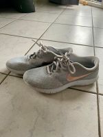 Nike Sportschuhe hellgrau Größe 40 Bayern - Wiesentheid Vorschau