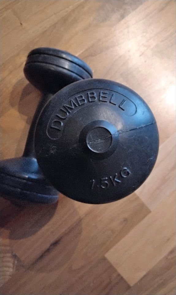 Kurzhanteln 1,5 kg dumbbell in Neu Gülze