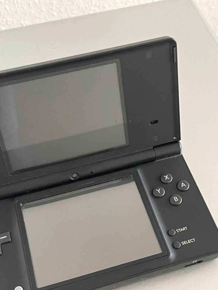 2 Nintendo DS mit Ladekabel und über 20 Spiele in Balingen