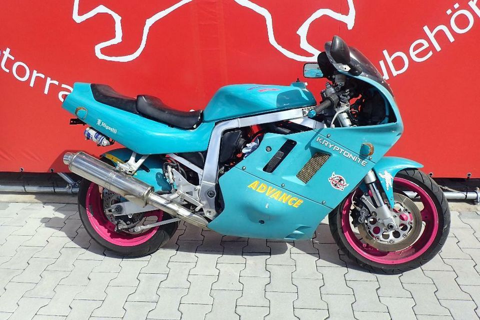 Suzuki GSX-R750 GR7AB Felge Verkleidung Tank Felgen Gabel Sitz in Mantel