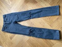 H&M High Waist Skinny Jeans mit Rissen Gr 164 grau Sachsen - Frankenberg (Sa.) Vorschau