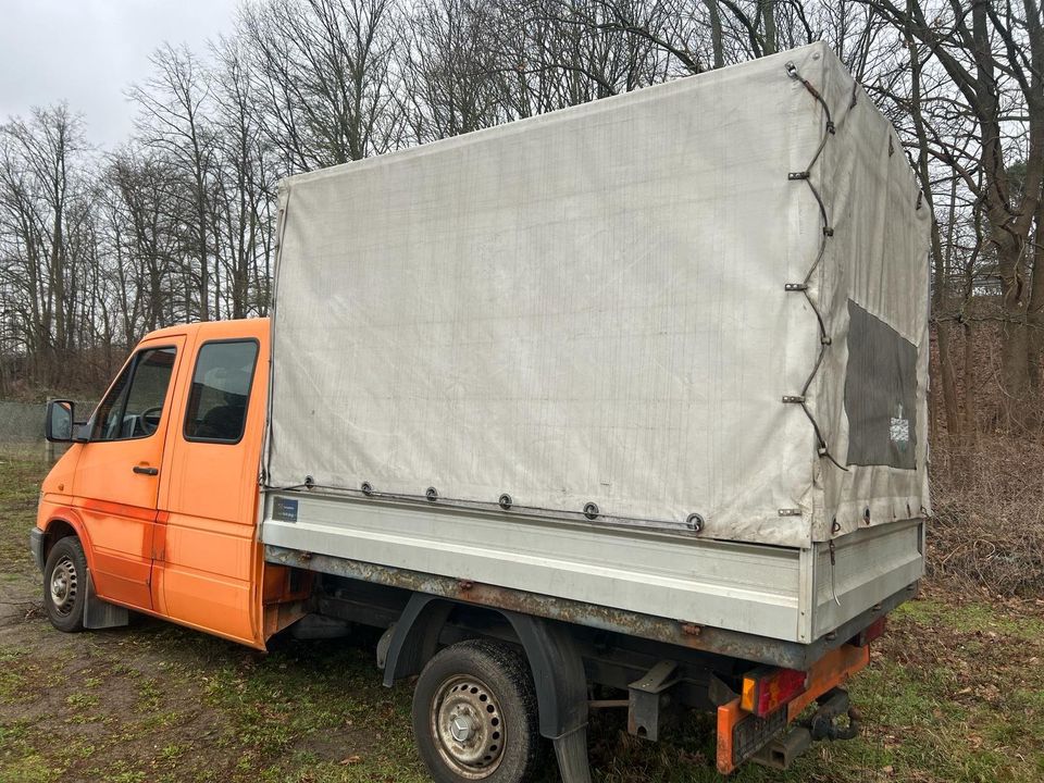 Mercedes-Benz Sprinter 210 DOKA 6 Sitzer/ TÜV NEU! in Spremberg