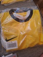 gelbes T-Shirt Nike Kr. Altötting - Reischach Vorschau