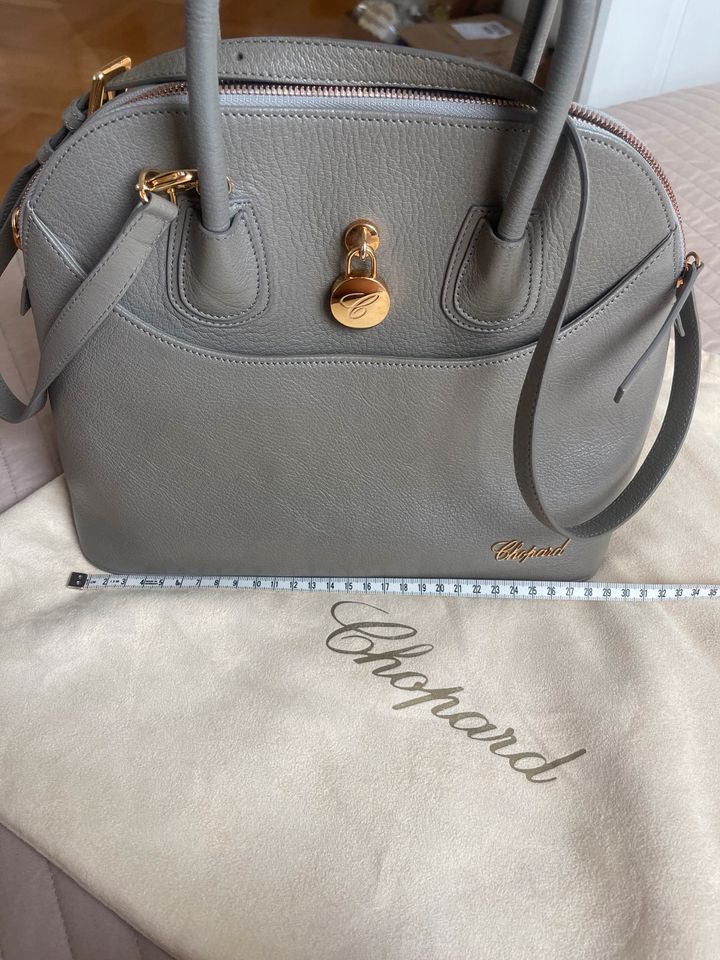 Chopard Tasche Leder grau in Wildenbruch