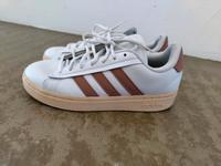 Adidas Damen  Sneaker, weiß/braun  Gr. 39,5 Niedersachsen - Wiefelstede Vorschau