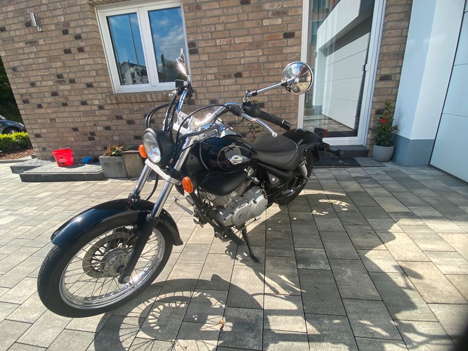 Suzuki Vl 125 Intruder (3700€ VB) in Bonn