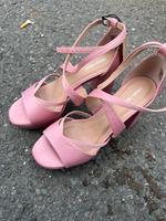 Rosa High Heels Bielefeld - Senne Vorschau