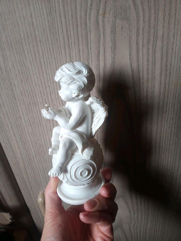 Engels Figur weiß 15cm in Zolling