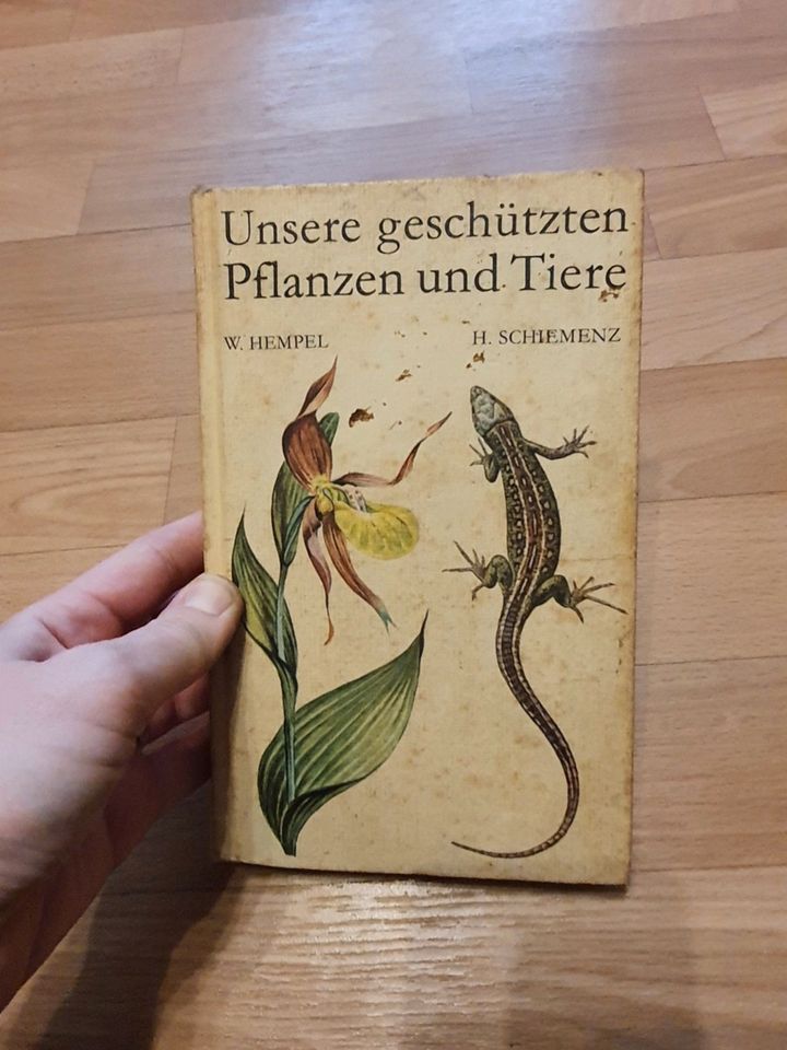 Buch Werner Hempel Unsere geschützten Pflanzen und Tiere 1975 in Halle