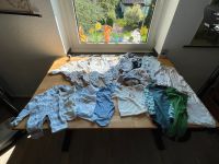 Kleiderpaket 18 Teile Babykleidung 56 60-68 Schlafsack Body Hosen Köln - Rath-Heumar Vorschau