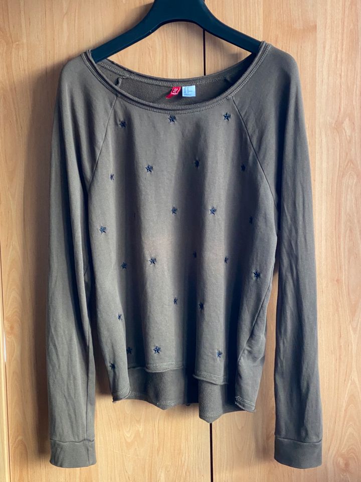 Shirt H&M Gr 40/42 Oliv in Berlin