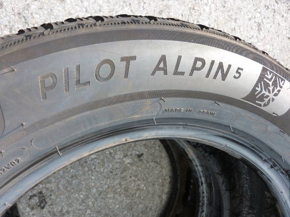 235 55 R 17 103V Michelin Pilot Alpin 5 4x Winterreifen 2021 in Backnang