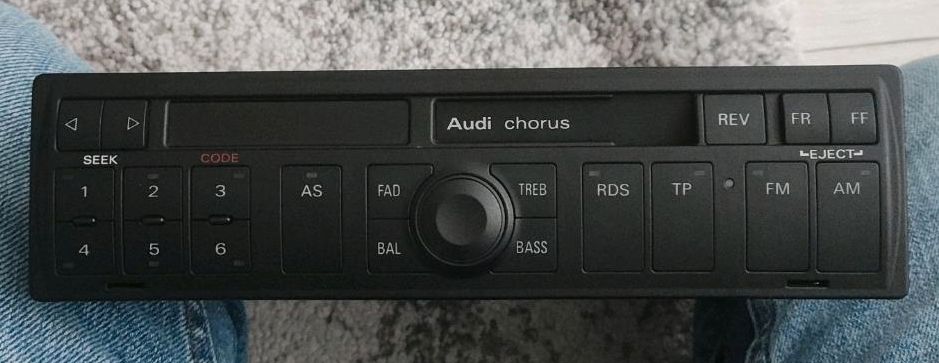 Audi Chorus Original Radio mit Code in Neuss