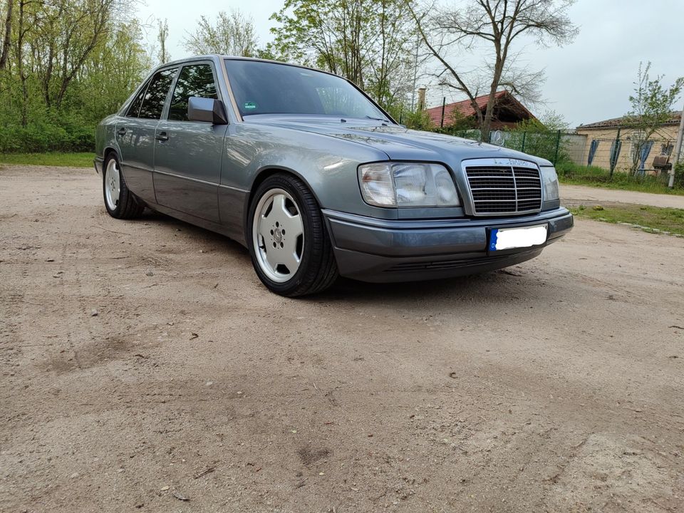 W124 Mercedes Benz 300E 24V 220 PS H Zulassung in Rüsselsheim