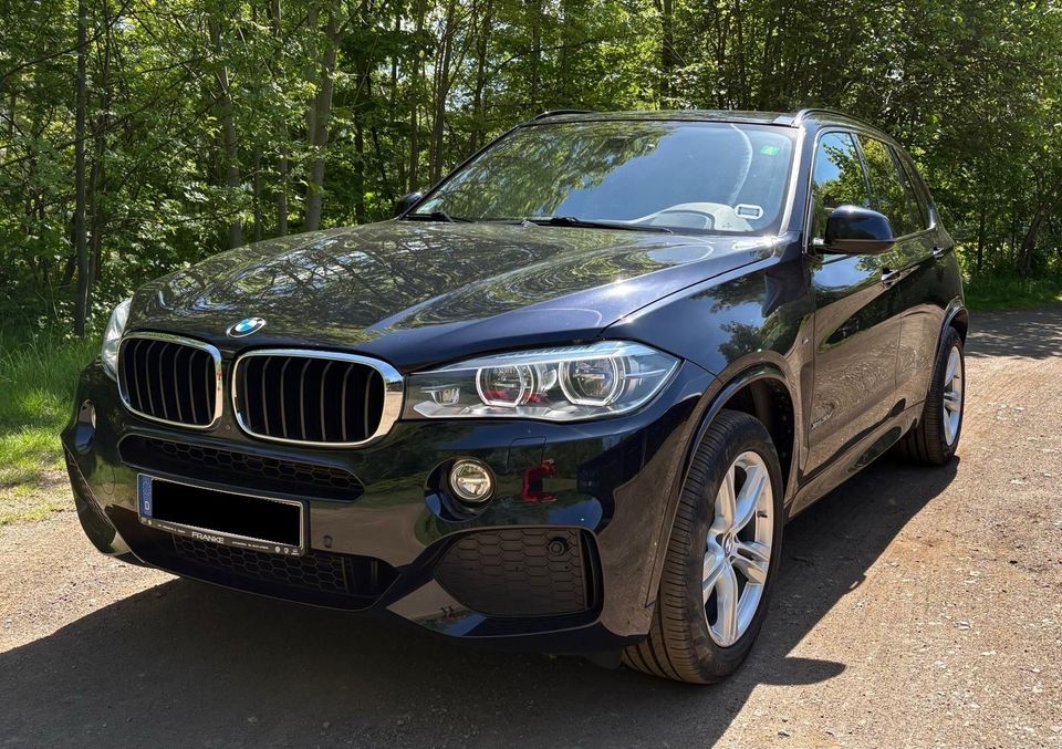                     BMW X5 xDrive30d M Paket