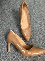 Clarks Pumps Lack nude Gr. 37,5 *neu Bayern - Cadolzburg Vorschau