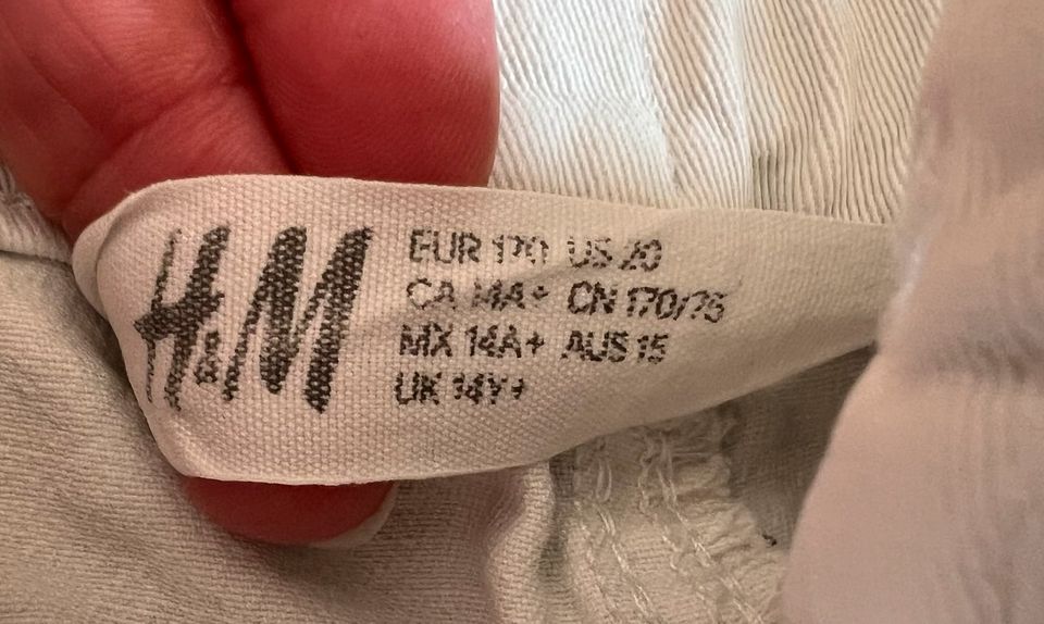 kurze weiße Jeans / Shorts von H&M, Gr. 170 in Frankfurt am Main