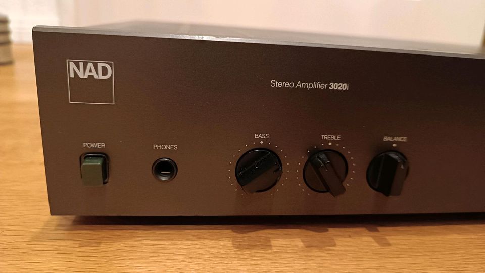 NAD 3020i Hifi-Verstärker Stereo Amplifier NAD 3020 i in Neuharlingersiel