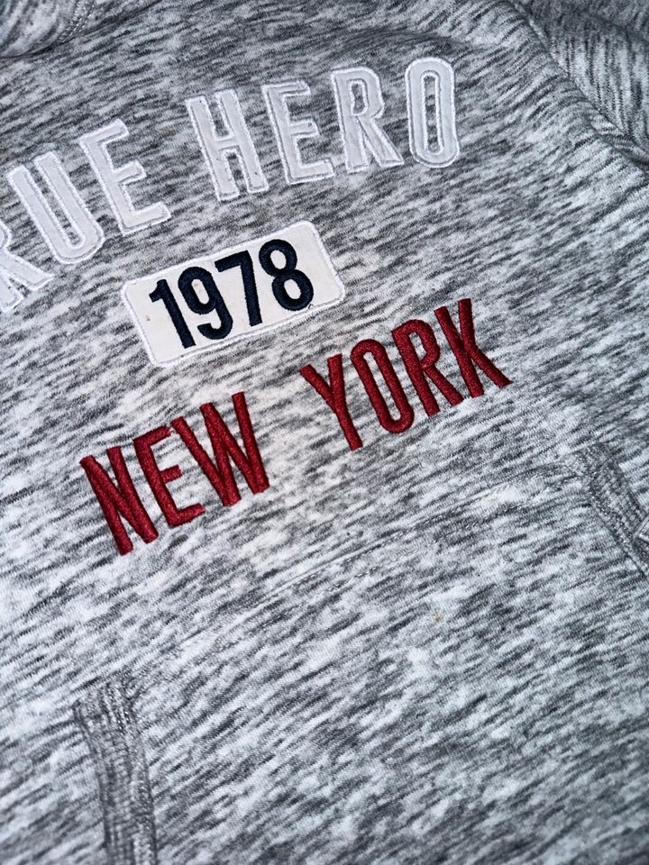 H&M Sweatshirt grau in 122-128 & Topolino Jogginghose 122 in Kalt