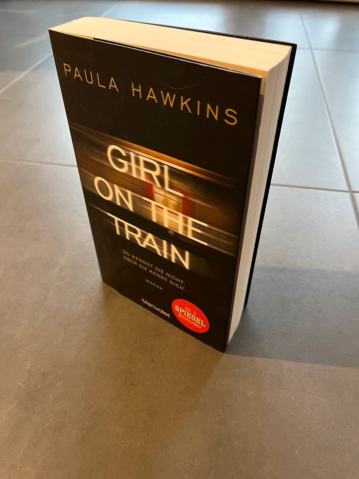 Taschenbuch "Girl on the train" von Paula Hawkins in Oberndorf am Neckar