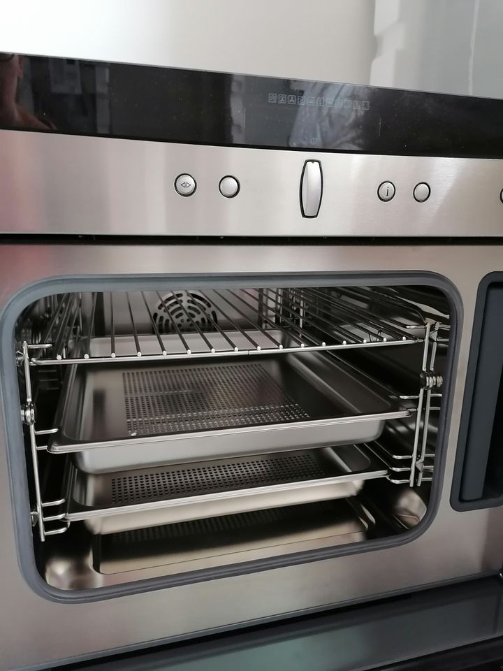 NEFF Backofen Circosteam Slide&Hide C49C62N3 Edelstahl in Westhausen