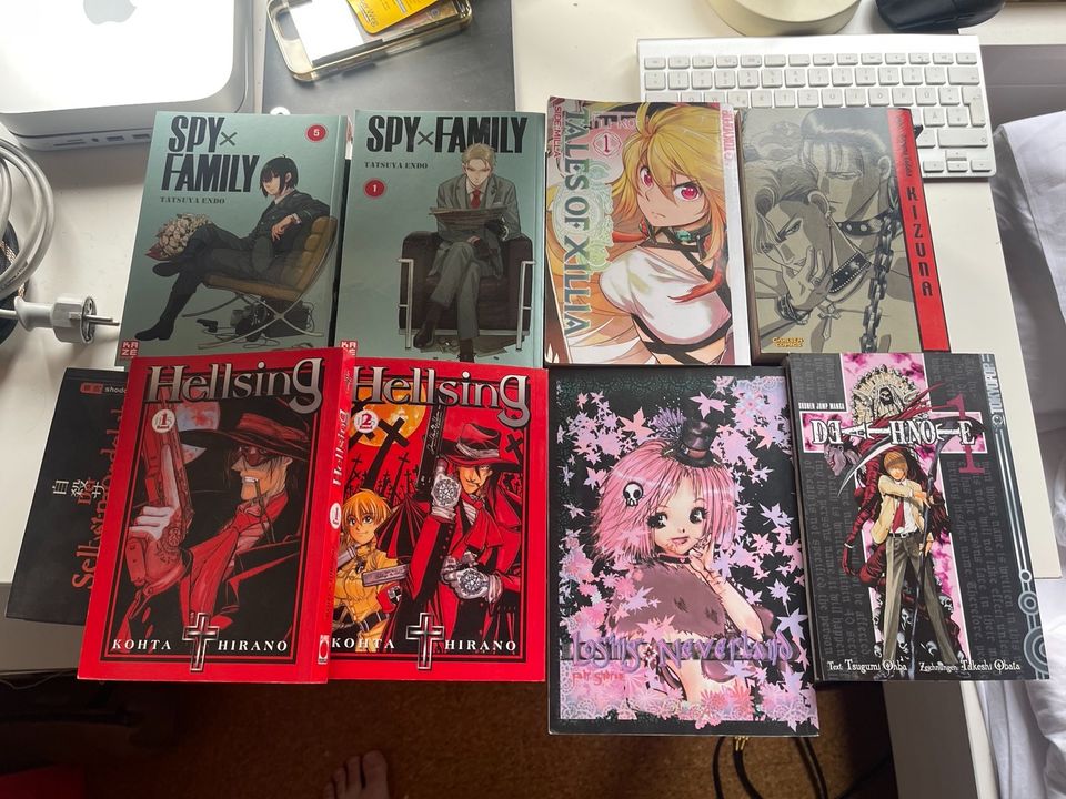 Manga Konvolut - u.A. Hellsing - Spy x Family - Death Note in Nagold