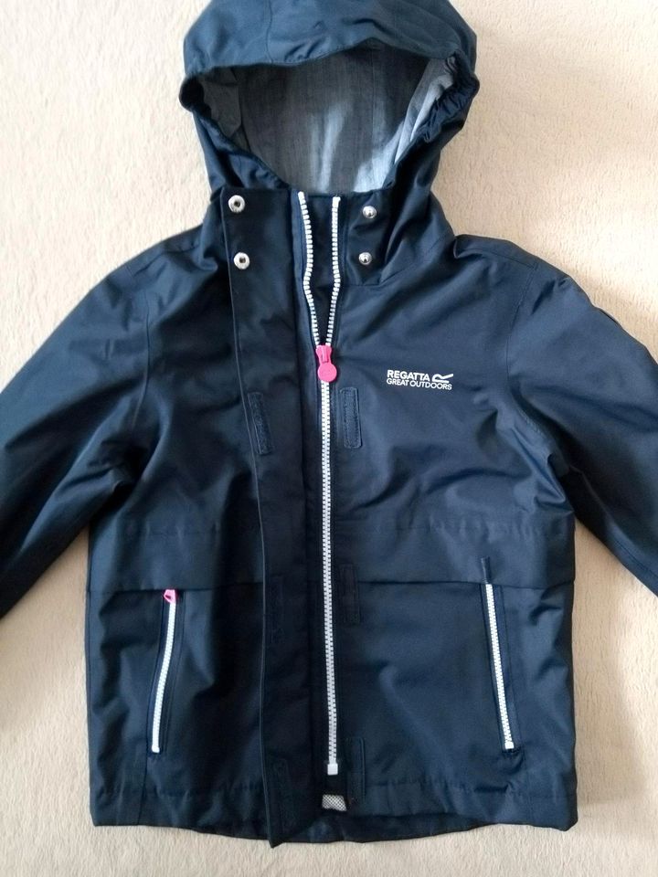 Regatta Regenjacke Jacke Anorak Mädchen dunkelblau Größe 116 in Belm