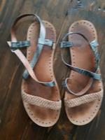 Ugg Sandale 41 Pantolette Flach Leicht Leder Echtleder Gebraucht Hessen - Rotenburg Vorschau