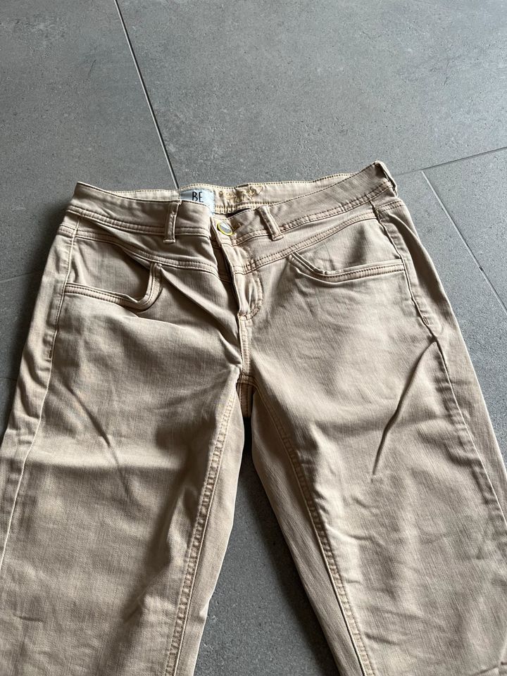 Jeans Hose Damen Gr.28 beige in Nittendorf 