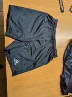 Adidas Shorts Gr. 11/12Y oder Gr. 152 schwarz Rodenkirchen - Sürth Vorschau