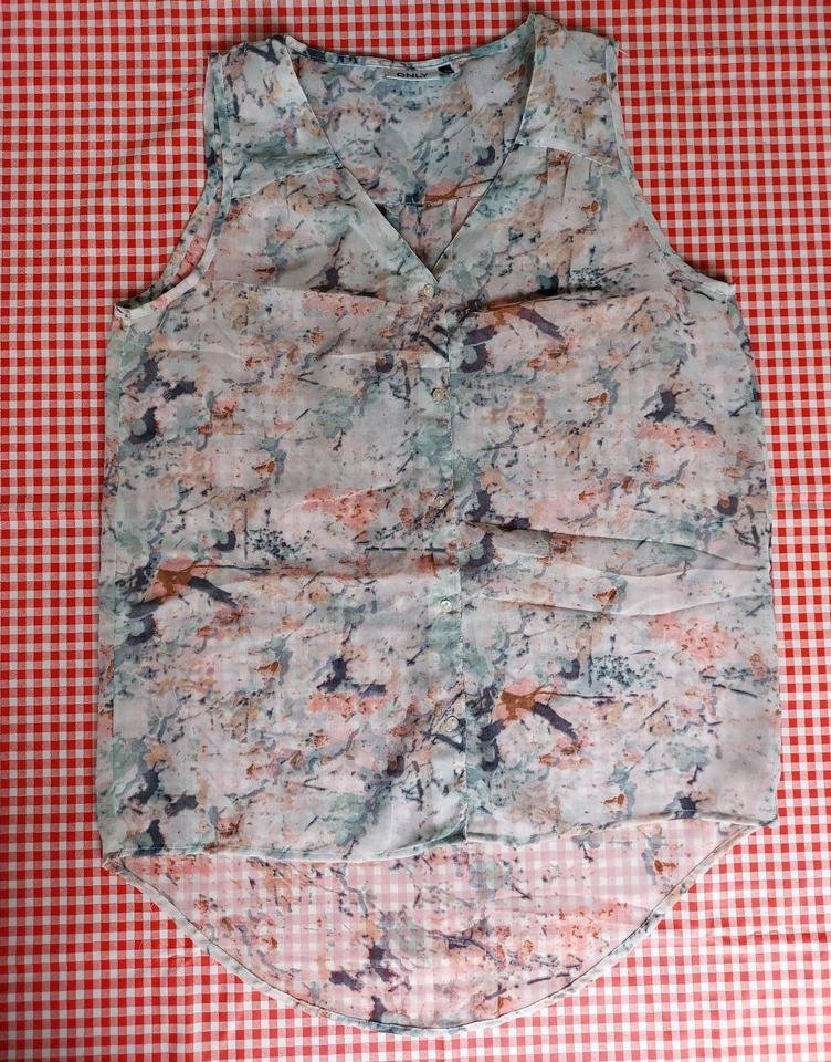 Top khujo Esprit only Review Spitze Perlen Blumen Gr. M/L in Weilheim an der Teck