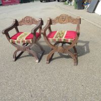 Zwei massivholz Scherenstühle mit Wappen- Preis pro Stuhl 75 € Baden-Württemberg - Meißenheim Vorschau