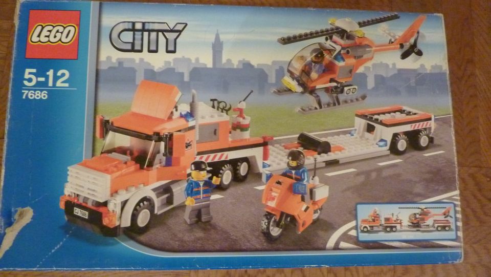 Lego City 7686 Transporter mit Hubschrauber in Möglingen 