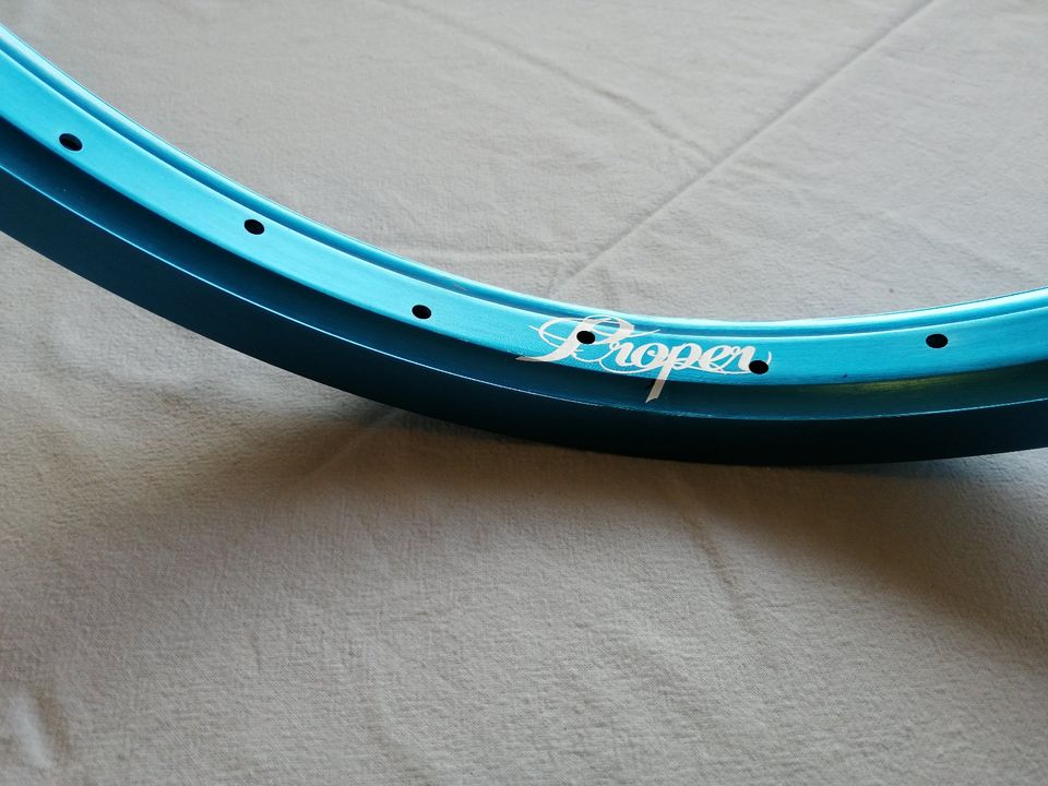 PROPER Lite BMX Felge Rim 20" 32H blau & weiss NOS neu in Neunkirchen-Seelscheid