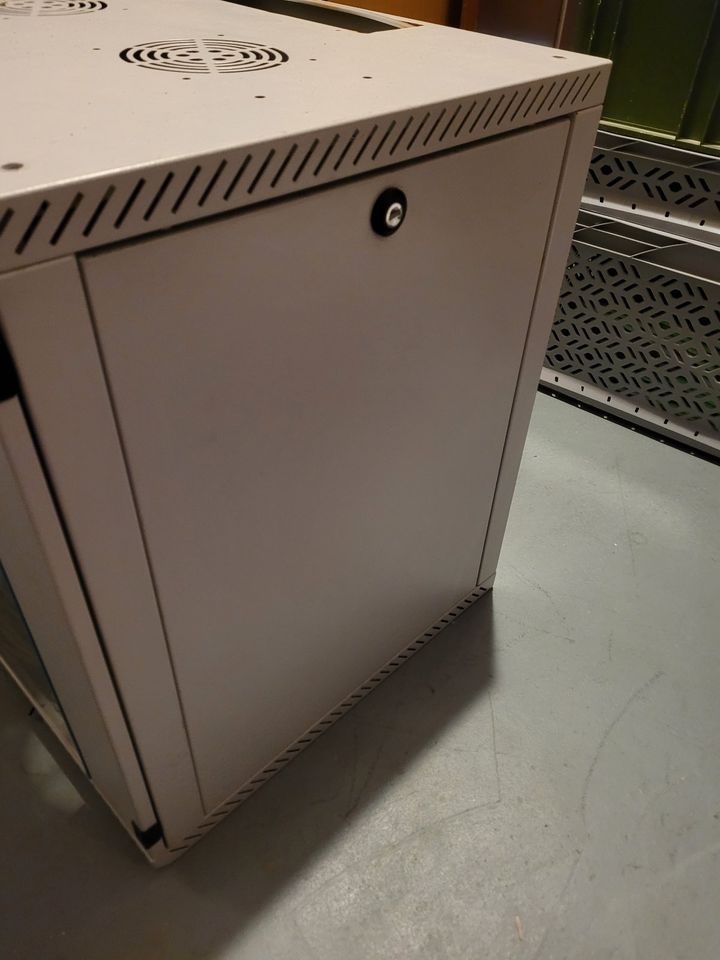 Serverschrank 19 Zoll Wandgehäuse 60x60x50cm in Lübbecke 