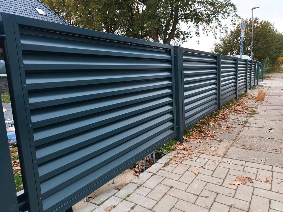 Sichtschutz Zaun aus Polen Schiebetor Tür Zäune in Berlin