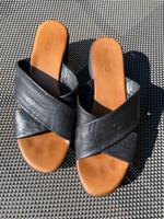 Pantoletten von INUOVO, Plateau, Gr. 39, Leder, schwarz Niedersachsen - Uelzen Vorschau