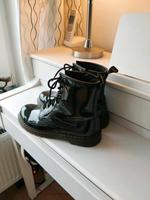 DR MARTENS LACKLEDER SCHWARZ 38 WIE NEU Hessen - Kassel Vorschau