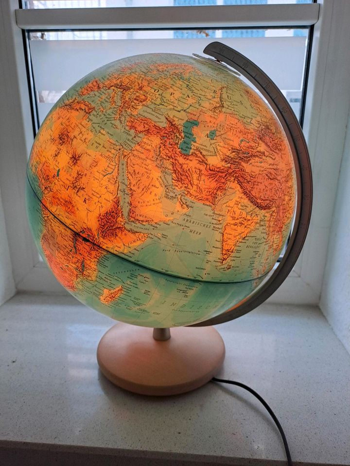 Globus mit Beleuchtung Tausch in Bösdorf