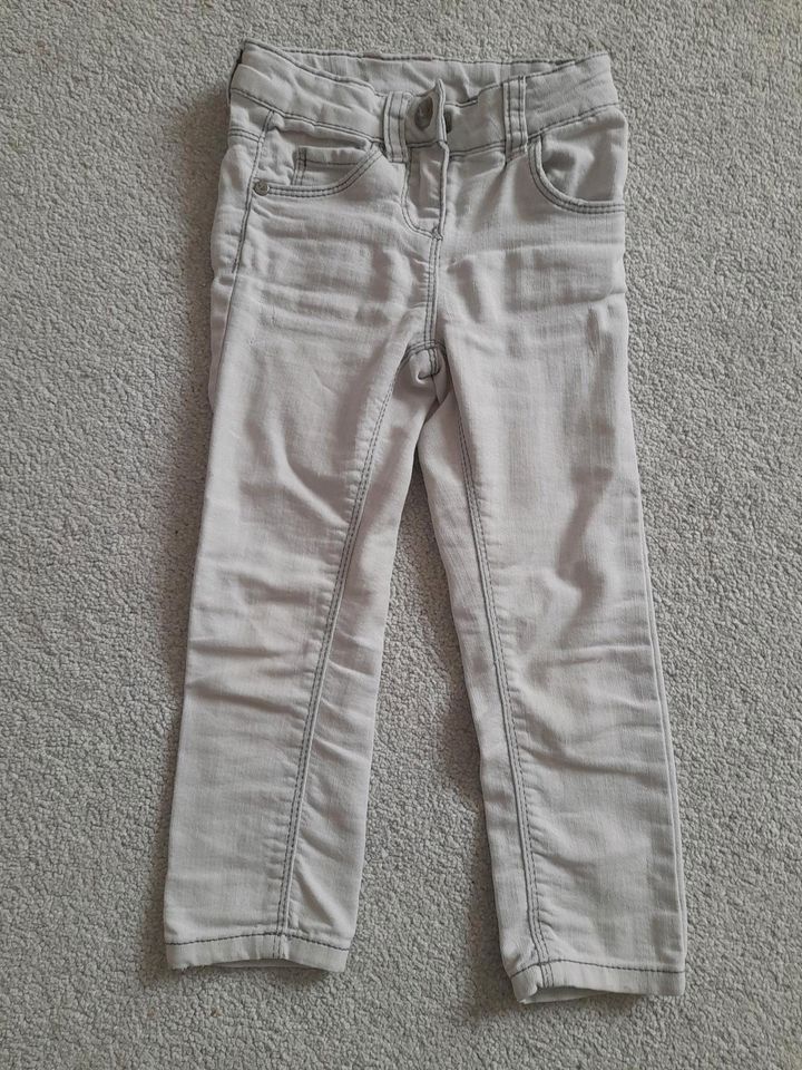 Jeans Gr. 98 von Lupilu in Bremervörde