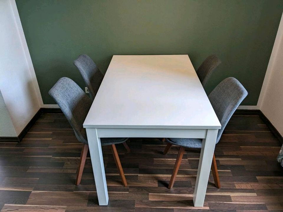 IKEA Esstisch mit 4 Stühlen zu verkaufen in Bremen