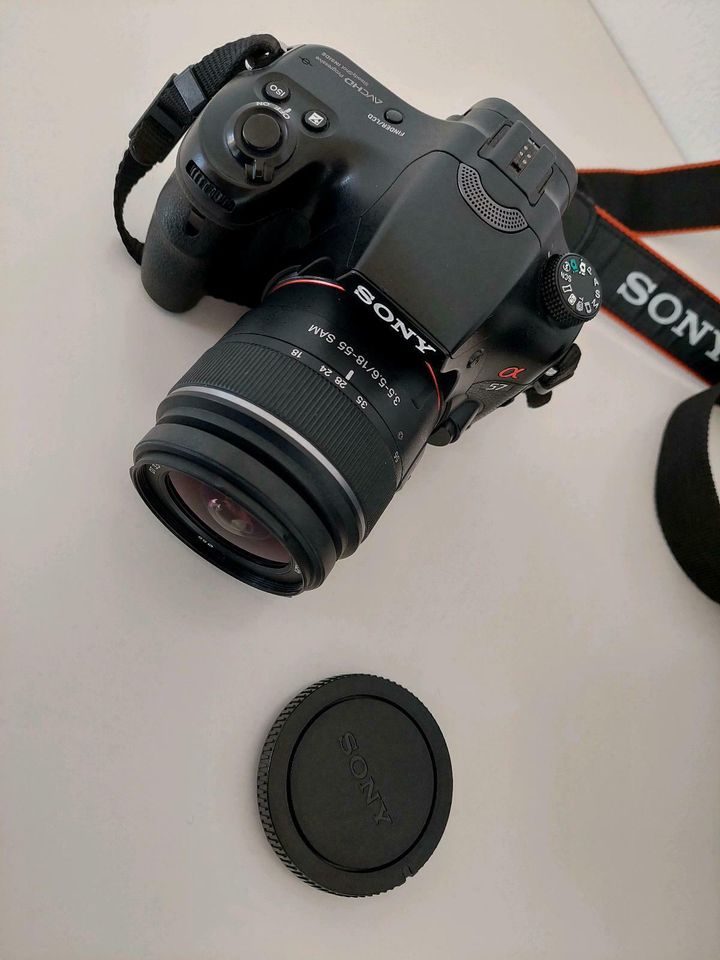 Sony SLT- A57 mit viel Zubehör in Merzweiler