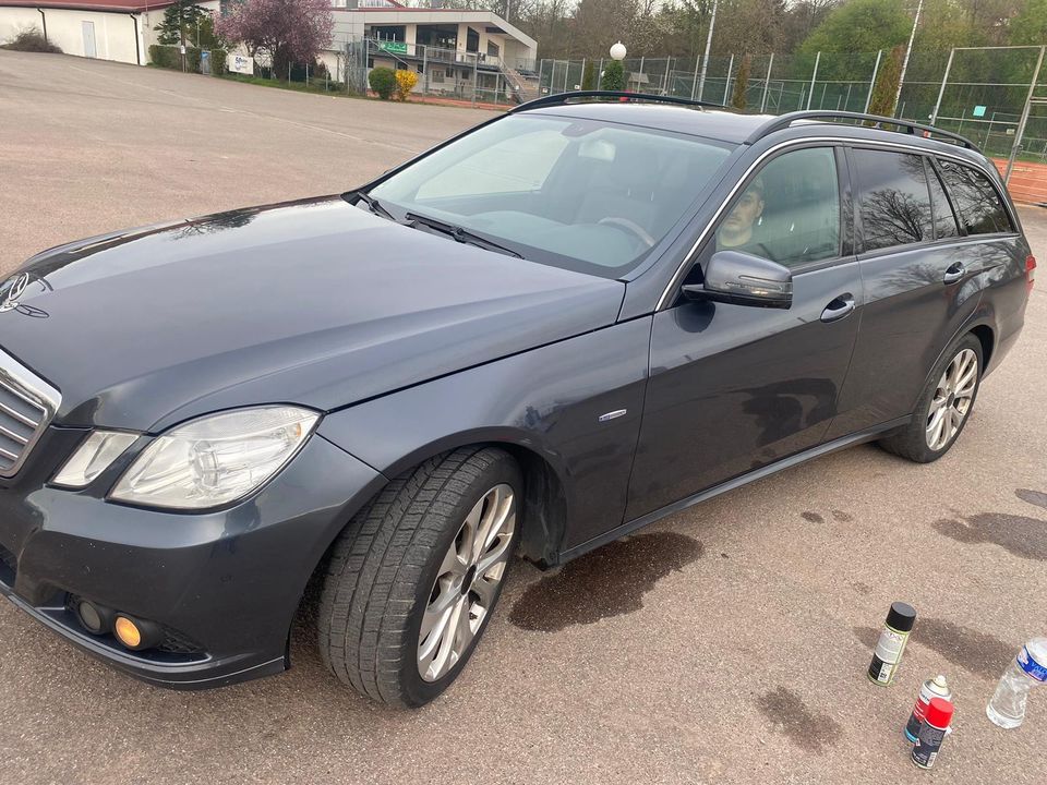 Mercedes E220 CDI 7- Sitzer in Rutesheim  