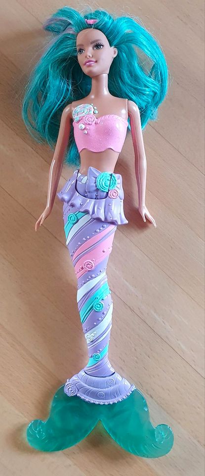 2 Barbie Meerjungfrauen Mattel 2015 Schwanzflosse DHM46 und DHC40 in Rentweinsdorf