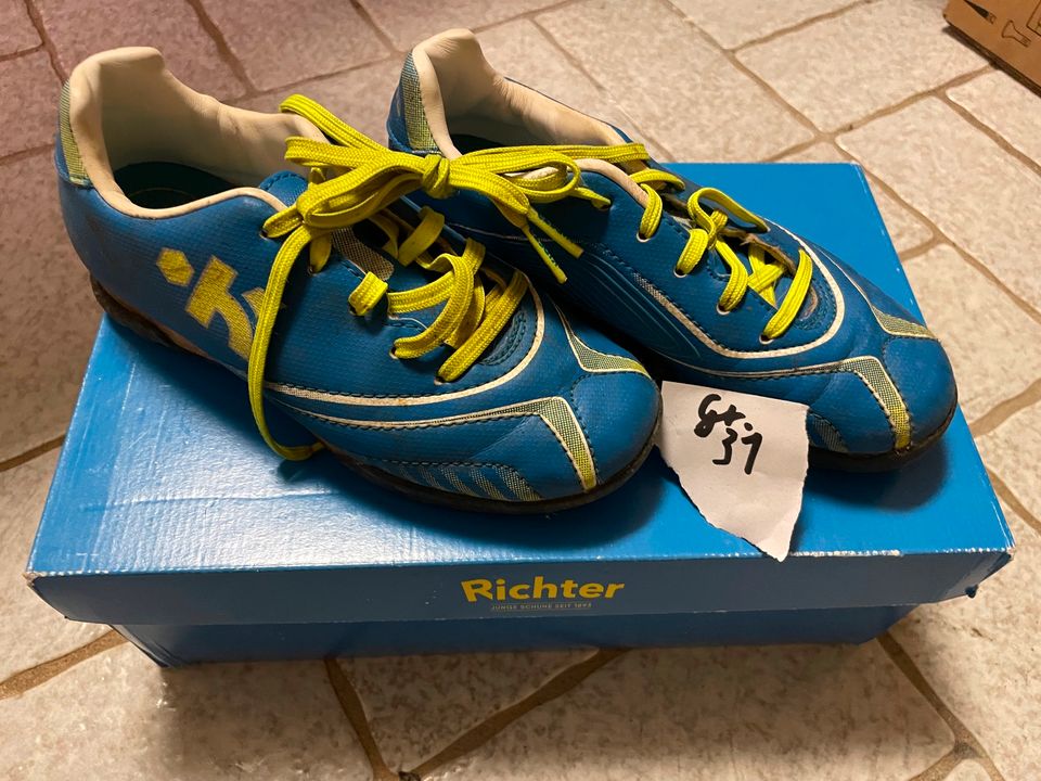 Kiipsta Fußballschuhe Gr 31 in Illingen