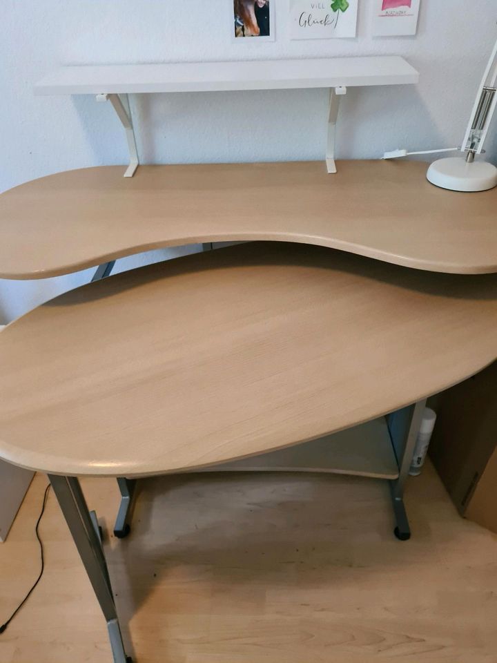 Schreibtisch in Gießen